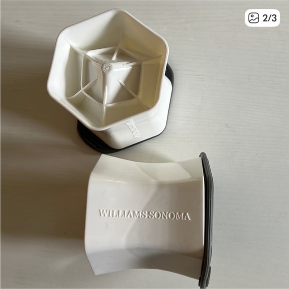 Williams Sonoma Colossal Cube Ice Cube Mold Set - Picture 2 of 3